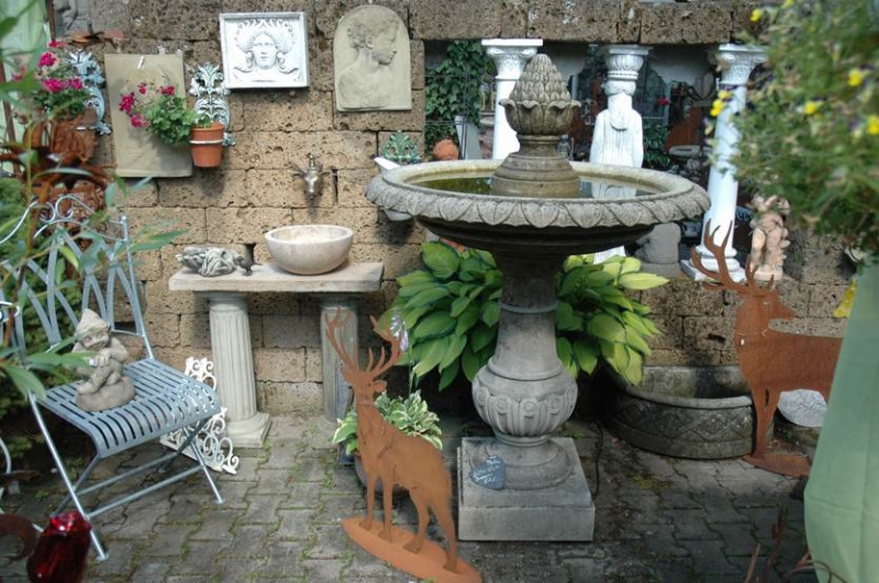 Brunnen Gartenbrunnen, aus Steinguss