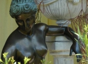 Bronze: Statue - Die Badende - Gesamthöhe 170cm, Sockel ca. 40 x 40 cm , Figurhöhe ca. 140 cm ,  5.900 €
