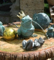 Bronze -  Frosch - Froschkönig - Höhe 20 cm - Preis: 250 €