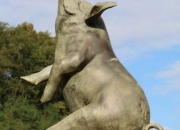 Schwein-Bronze-Bronzeschwein-Springbrunnen-Gartenbrunnen-ULRICH-GARTEN-Schwäbisch-Gmünd