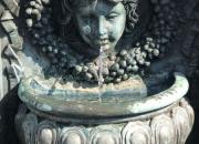 Bronzebrunnen-mit-wasserspeier