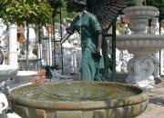 Brunnen, Wasserspiel, Fontäne in der Mitte,