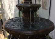 großer Robert -Kannelierter Brunnen im großen Becken - Höhe ca. 137cm, Durchmesser ca. 149cm