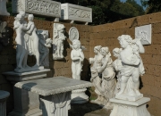 Putten und klassische frostfeste Figuren