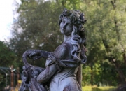 italienischer Steinguss - Wasserträgerin-