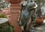 Wasserträgerin Frau mit 2 Krügen  Bronze